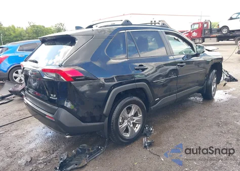 2024 Toyota Rav4 Hybrid Xle z USA, uszkodzony, nr VIN 4T3RWRFV0RU136070